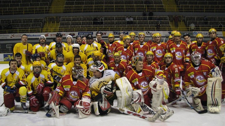 SUPPORTERS vs DUKLA – vyhral hokej a dobrá nálada+FOTO